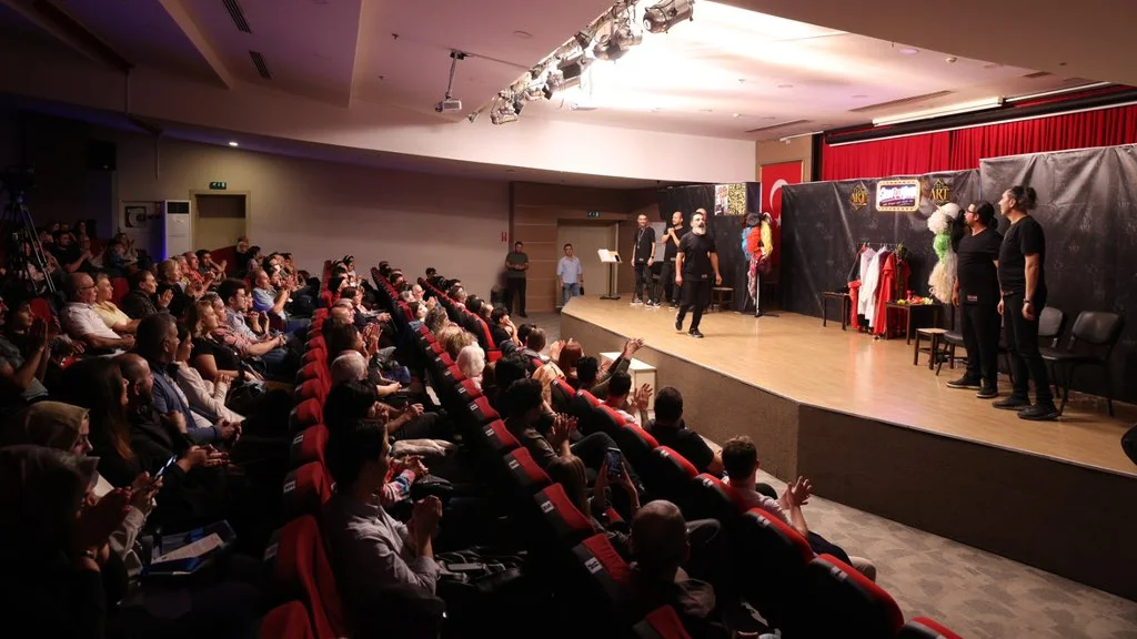 Çiğli’de Kültür Sanat Etkinlikleri Hız Kazandı: Salonlar Doldu, Taştı