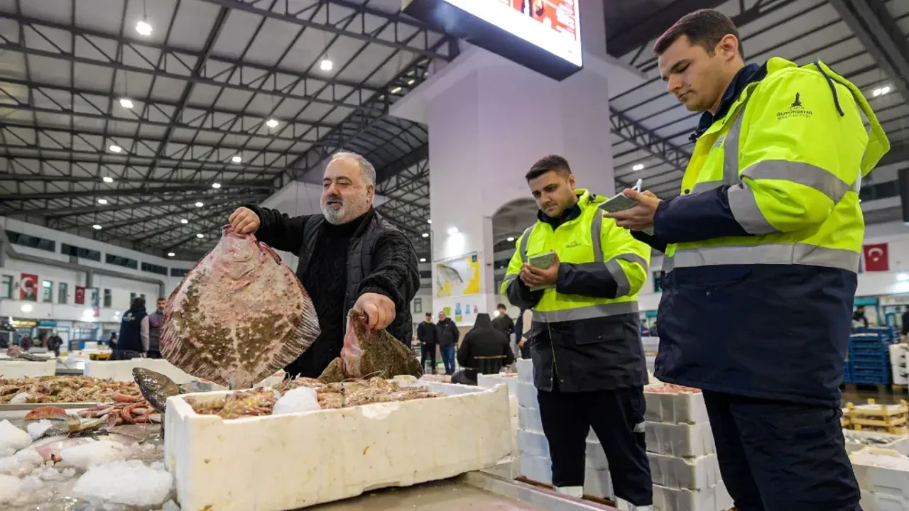 İzmir Su Ürünleri Hali'nde eylülde 9 bin 67 ton işlem, yıllık %8