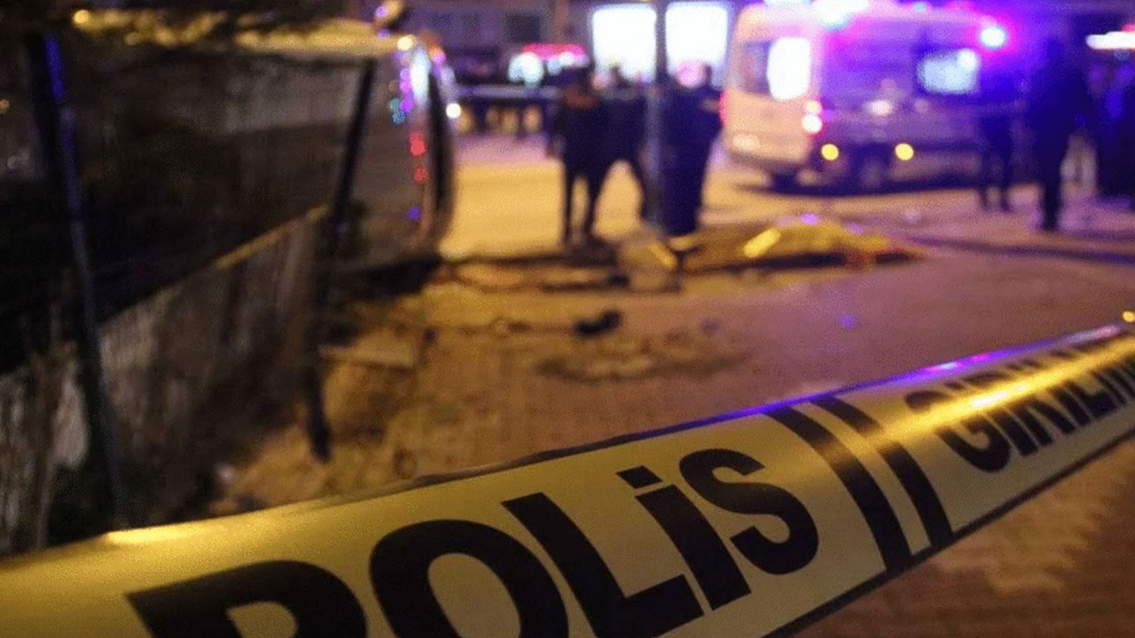 Ödemiş'te kahvehanede silahlı saldırı: motosikletli zanlı 4 el ateş etti