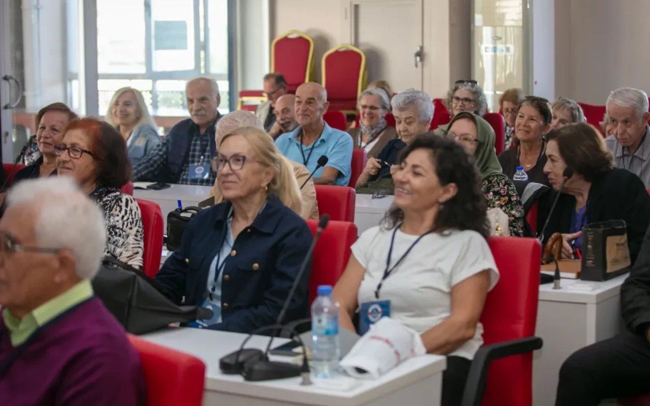 Güzelbahçe 3. Yaş Üniversitesi 2026-2027 dönemine başladı