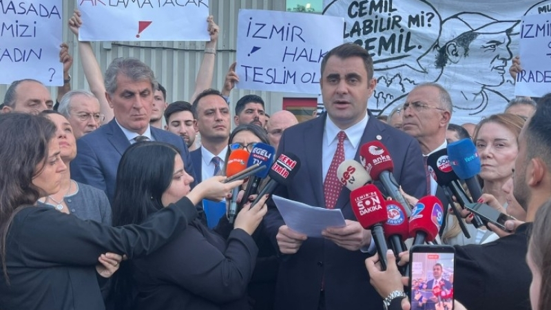 Cemil Tugay'a istifa çağrısı: Yeni Parti Güç 'İzmir'e uyku yok' dedi