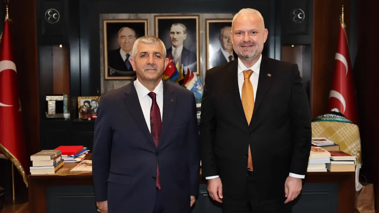 İzmir Büyükşehir, Aliağa ve Bergama yollarını ulaşıma açtı