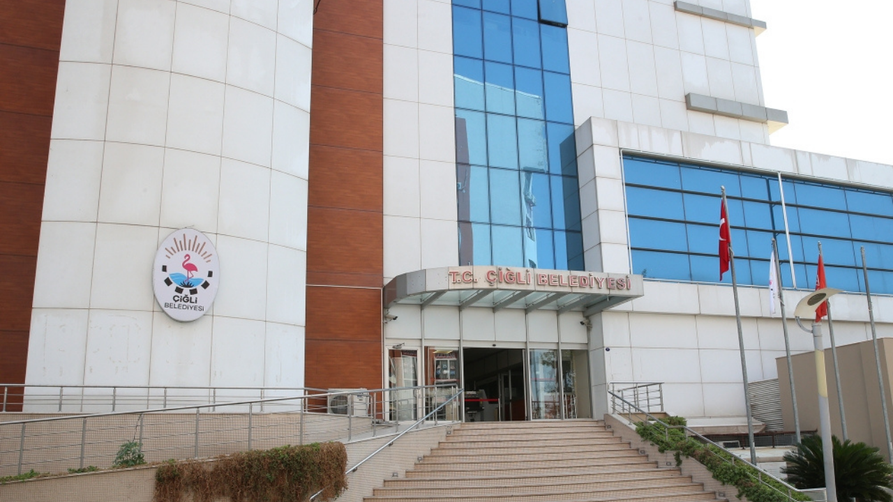 Çiğli'de öğrencilere kırtasiye desteği başvuruları başladı