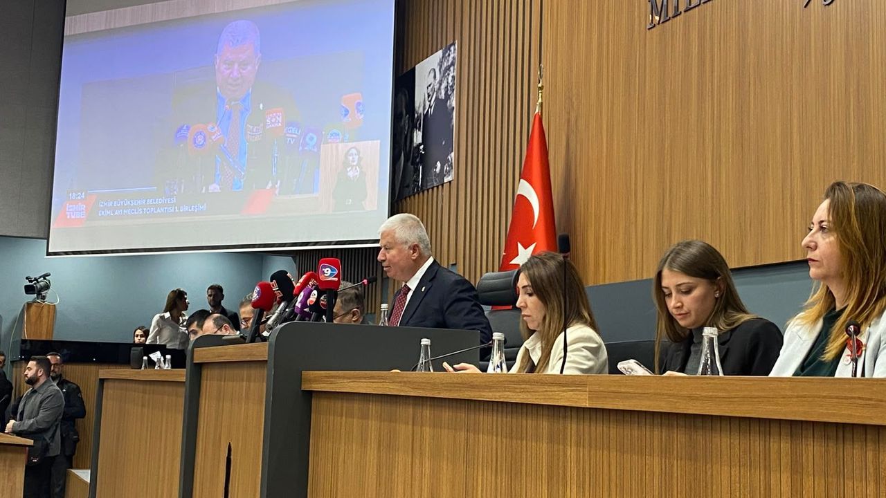 Cemil Tugay'ın AK Parti'ye Geçişi İzmir Meclisi'nde Tartışıldı