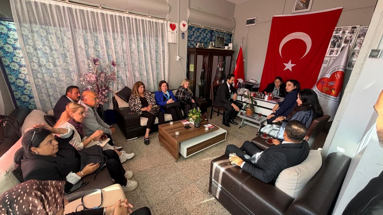 İzmir'de saha çalışmaları: Deva Partililer dernek ve muhtarlık ziyareti