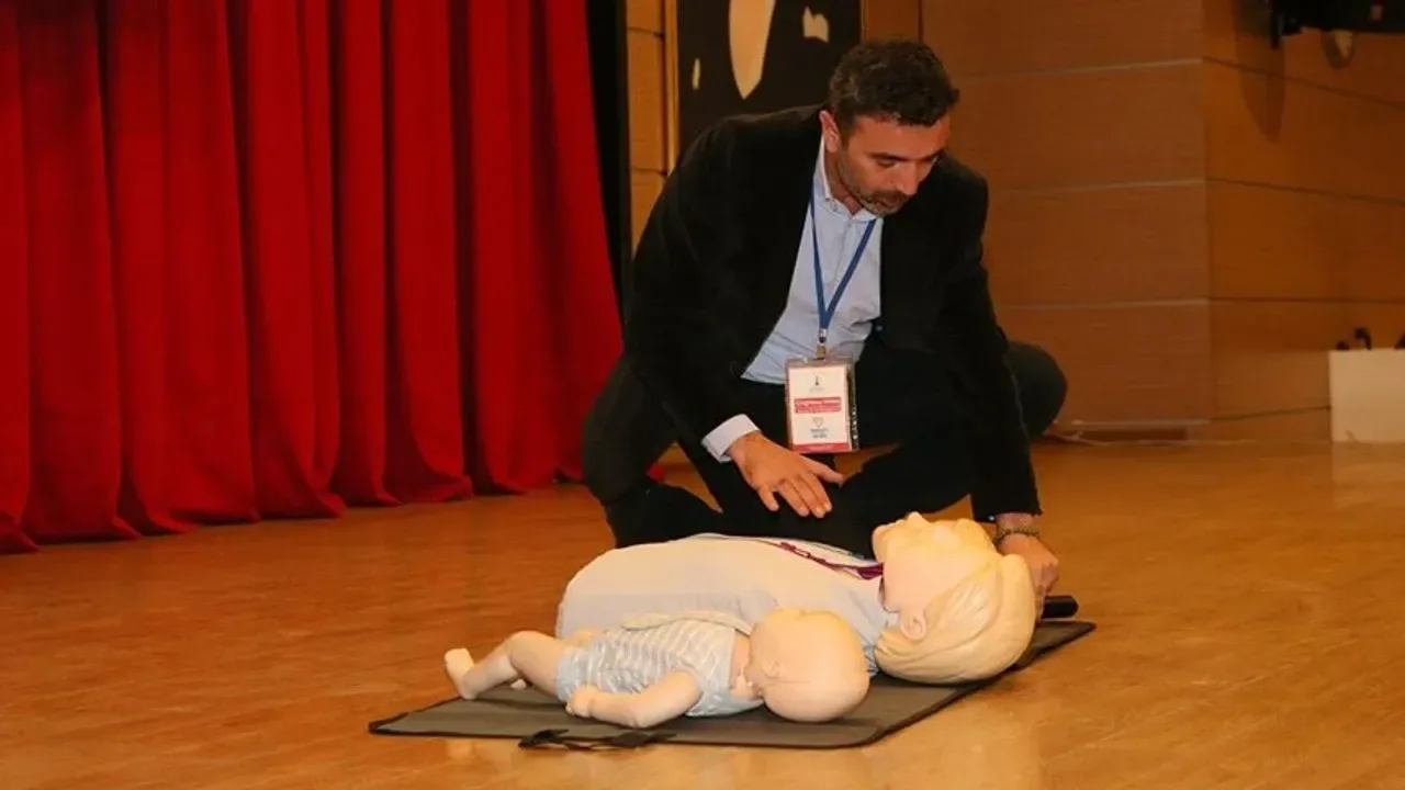 Çiğli'de acil durumlara müdahale eğitimi: İlk yardım uygulamaları