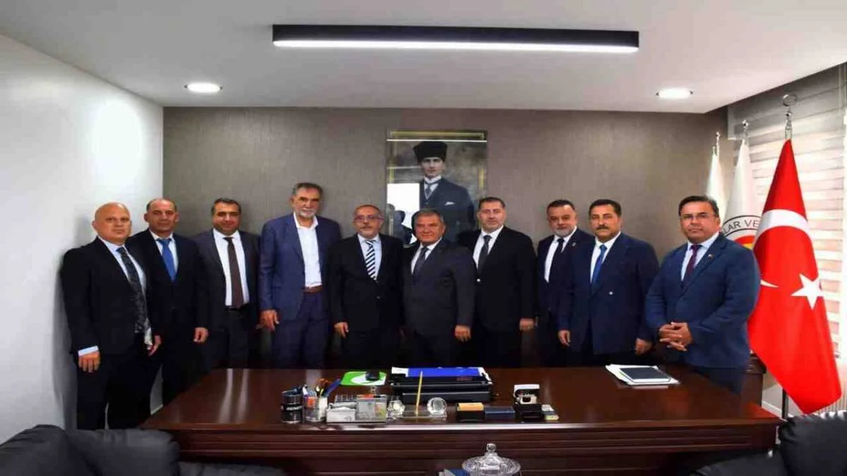 Aliağa Ticaret Odası'nda devir teslim yapıldı: Yeni başkanlar göreve başladı