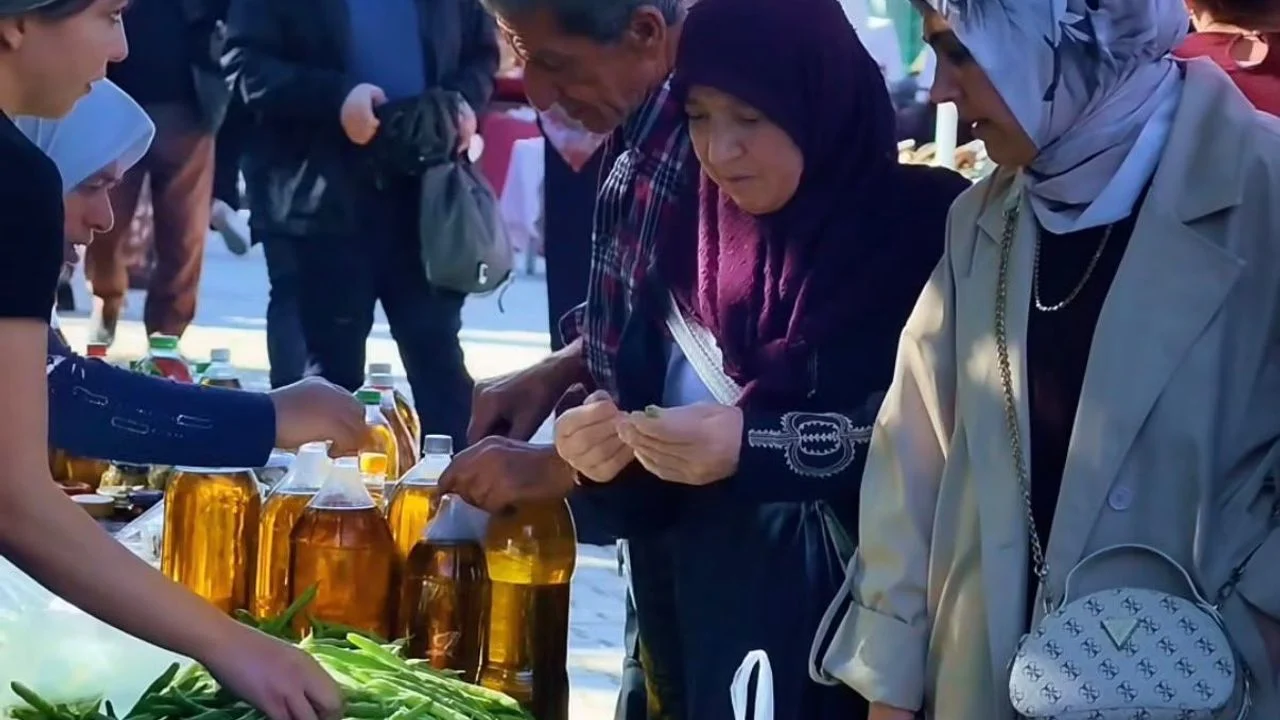 Peşrefli Fasulye ve Bereket Festivali Tire'de yoğun ilgi gördü