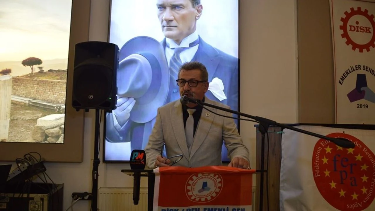 DİSK Emekli-Sen Bergama'da geniş katılımlı dayanışma yemeği düzenledi