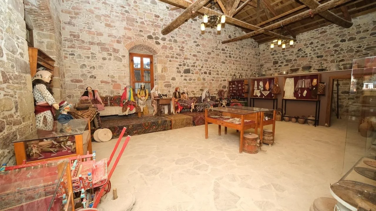Dikili'de üç yeni gençlik ve kültür merkezi hizmete girdi