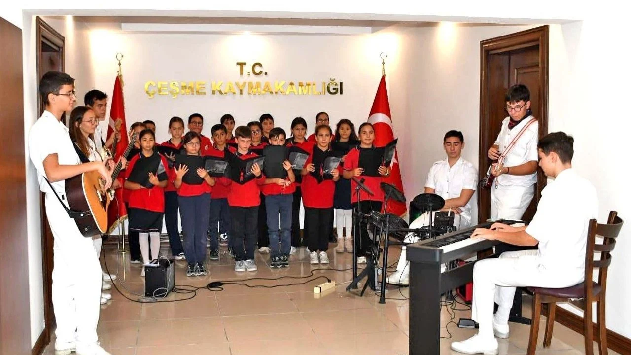 Çeşme'de 'Koridorda Müzik' projesi beşinci yılına başladı