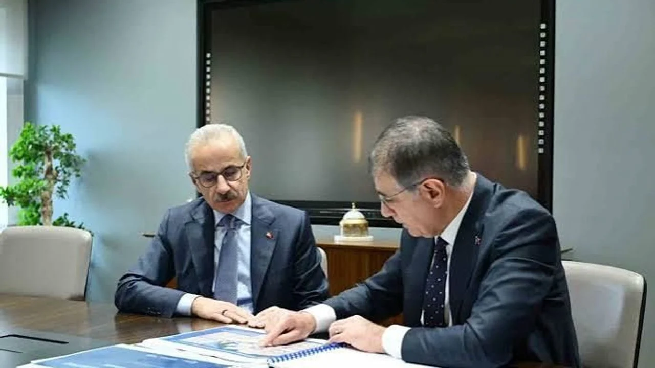 Uraloğlu ve Tugay İzmir ulaşım yatırımlarını görüştü